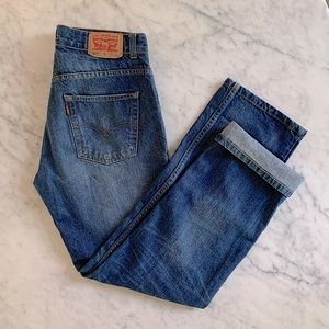 Vintage Levi’s 505 mid blue, straight leg - small tear on right knee size 29”